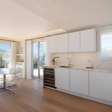 Somptuous Sea-view 3 Bedrooms Penthouse Moure Rouge Apartment