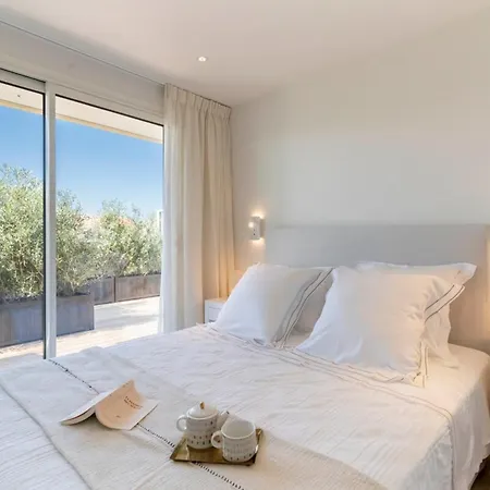 Hébergement de vacances Somptuous Sea-view 3 Bedrooms Penthouse Mouré Rouge