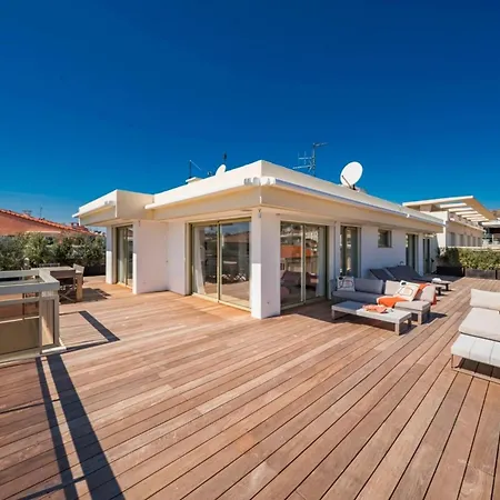Hébergement de vacances Somptuous Sea-view 3 Bedrooms Penthouse Mouré Rouge *