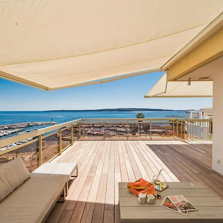 Hébergement de vacances Somptuous Sea-view 3 Bedrooms Penthouse Mouré Rouge Cannes