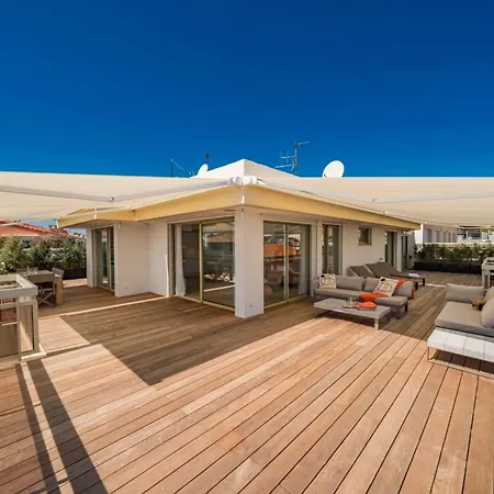 Hébergement de vacances Somptuous Sea-view 3 Bedrooms Penthouse Mouré Rouge *