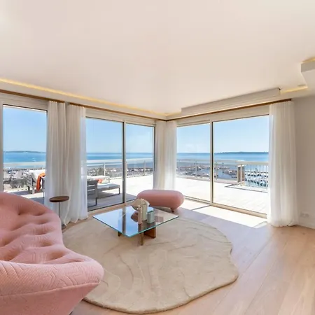 Hébergement de vacances Somptuous Sea-view 3 Bedrooms Penthouse Mouré Rouge Cannes