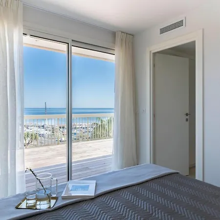 Hébergement de vacances Somptuous Sea-view 3 Bedrooms Penthouse Mouré Rouge *