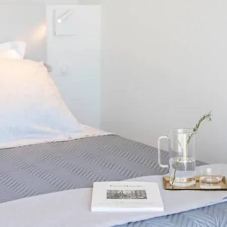 Hébergement de vacances Somptuous Sea-view 3 Bedrooms Penthouse Mouré Rouge *
